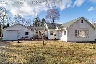 1604 Petrolia, West Bloomfield, MI 48324