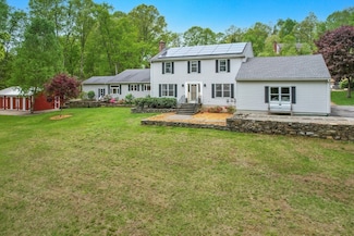 217 Chamberlain Hill Rd, Barre, MA 01005