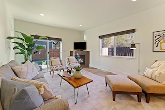 61349 Larry St, Bend, OR 97702