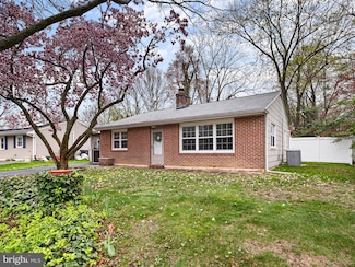 707 Brook Dr, Newark, DE 19713