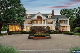 34 Oak Bend Rd, West Orange, NJ 07052