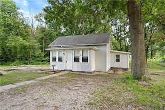 921 E Vine St, Rich Hill, MO 64779