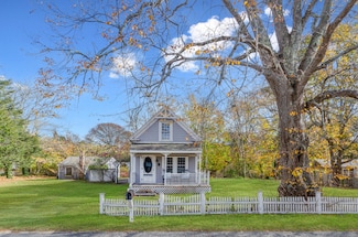 9 Mansion St, West Harwich, MA 02671