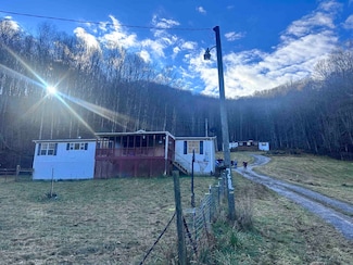 7688 Mud Fork Rd, Bluefield, VA 24605