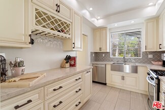 8687 Falmouth Ave Unit 102, Playa Del Rey, CA 90293