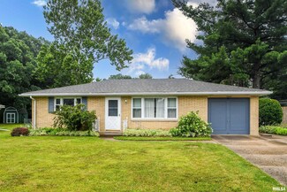 3026 W Westport Rd, Peoria, IL 61615