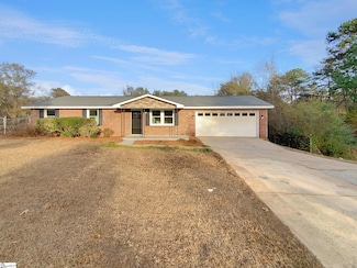 279 Finch Rd, Wellford, SC 29385