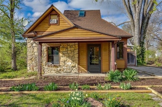 1420 W 4th St, Lawrence, KS 66044