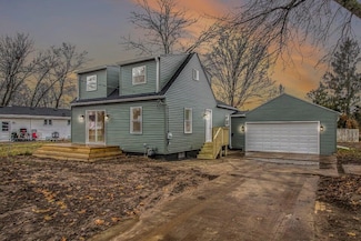 730 Goguac St W, Springfield, MI 49015