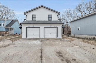 1021 Shawnee St, Leavenworth, KS 66048
