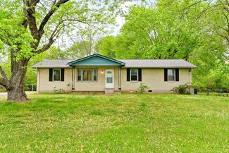 511 Ruby Dr, Clarksville, TN 37040