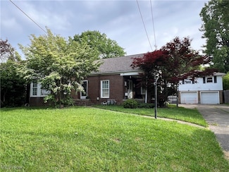 20 Bender St NE, Navarre, OH 44662