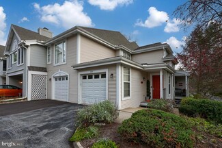 808 Country Place Dr, Lancaster, PA 17601