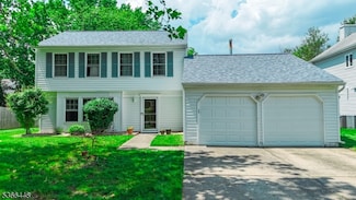 23 Boxwood Cir, Edison, NJ 08820