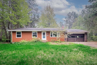 252 Timber Ln, Marquette, MI 49855