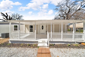 109 Halsell St, Bridgeport, TX 76426