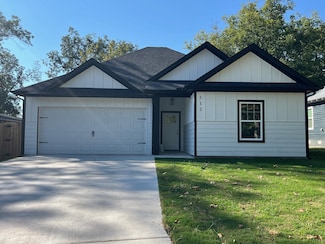 512 E Gandy St, Denison, TX 75021