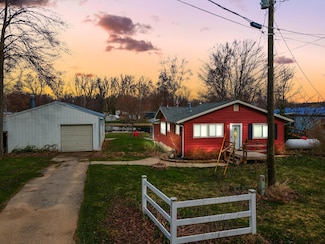 5347 Birch Island Dr, Barryton, MI 49305