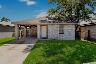 8746 Seven Seas Dr, San Antonio, TX 78242