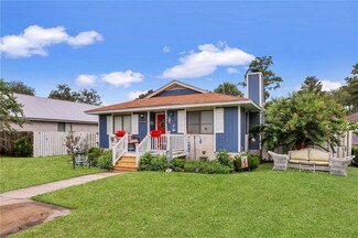 404 Atlantic Dr, Saint Simons Island, GA 31522