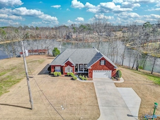 86 Paradise Dr, Boaz, AL 35957