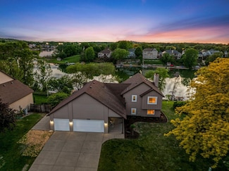 15765 Garden View Dr, Saint Paul, MN 55124