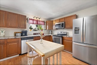 200 Mechanic St, Danielson, CT 06239