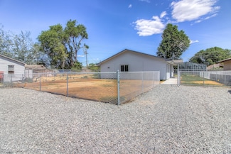 2005 Ledwich Ave, Yakima, WA 98903