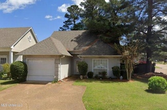 200 Shadow Lake Dr N, Clinton, MS 39056