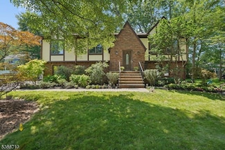 15 Woglum Place, Berkeley Heights, NJ 07922