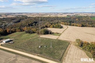 4480 115th St, Clinton, IA 52732