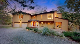 96 Old Pascack Rd, Pearl River, NY 10965