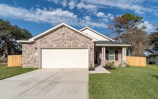 2311 Ridgewood Dr, West Columbia, TX 77486