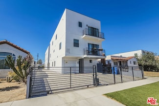 1923 Carmona Ave, Los Angeles, CA 90016