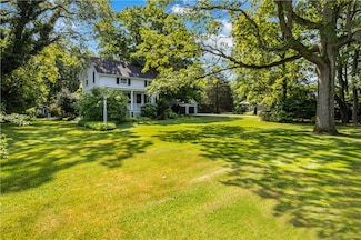 48 Washington Rd, Barrington, RI 02806