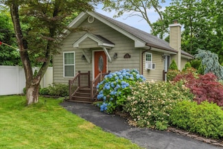 15 Park Ave, Nesconset, NY 11767