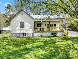 377 Cabin Rd, Spruce Pine, NC 28777