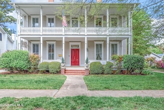 116 W Queen St, Edenton, NC 27932