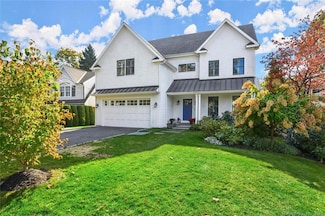 5 Oakleigh Ct, Norwalk, CT 06853