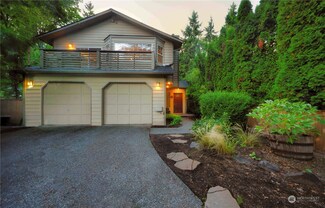 20429 39th Place NE, Lake Forest Park, WA 98155