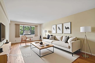 31-70 138th St Unit 2D, Flushing, NY 11354
