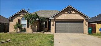 3204 S 3rd St, Rogers, AR 72758