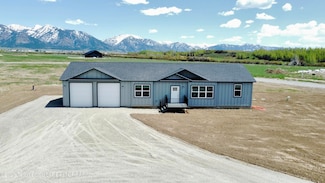 320 Valley Springs, Thayne, WY 83127