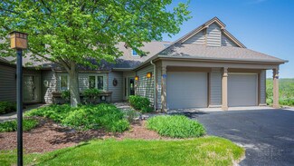 3 Rock Cove Ln, Galena, IL 61036