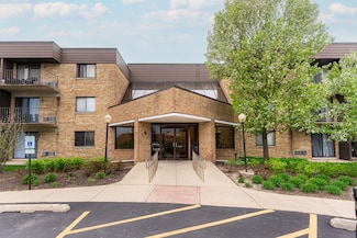 5550 Astor Ln Unit 123, Rolling Meadows, IL 60008