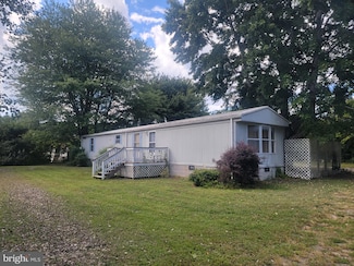 367 Barricks Mill Rd, Topping, VA 23169