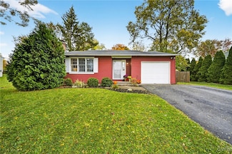 5721 Stonykill Dr, East Syracuse, NY 13057