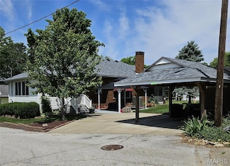3111 Pleasant St, Hannibal, MO 63401