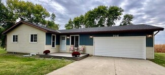 706 Maple St, Danube, MN 56230