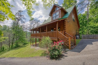 2329 Willow Ln, Sevierville, TN 37862